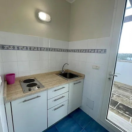 Acquaviva House *